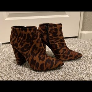 Leopard block heel booties size 7.5